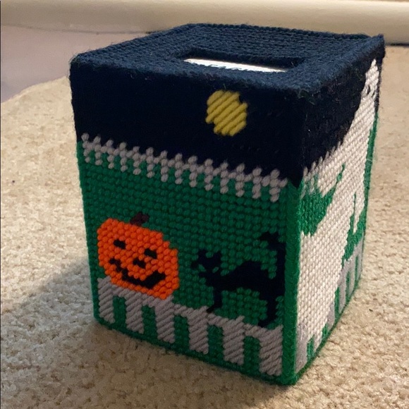 Halloween plastic canvas stitch tissue box cover - Picture 1 of 4